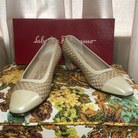Salvatore Ferragamo Vintage Pumps MARISA CALF Basket Weave Size 7B - Picture 2 of 11